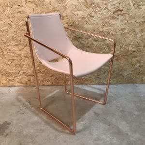 Stoel Apelle in rose goud en leren huid in poeder rose - Afrit 29