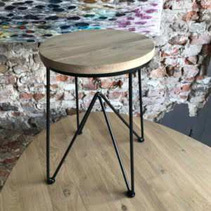 VARBERG - H50 - kruk met metalen frame - 01 - www.afrit29.nl