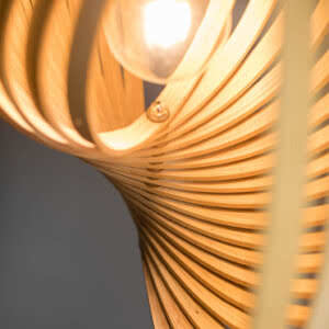 Hanglamp Woody foto dichtbij 2.