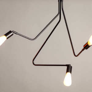 Hanglamp Viper 3 lichts sfeerfoto beige.