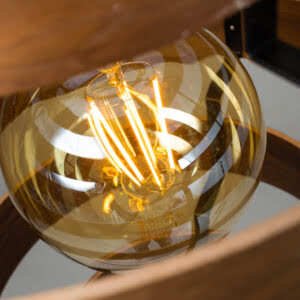 Hanglamp Walnut met 5 ringen foto dichtbij.