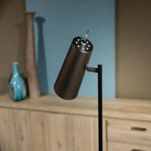 Brooklyn vloerlamp zwart en koper sfeerfoto 3.