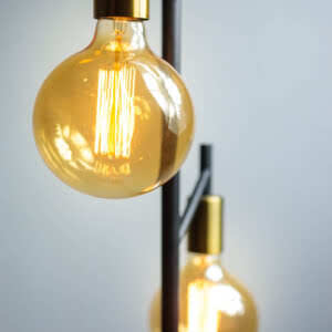 Tree vloerlamp foto dichtbij.