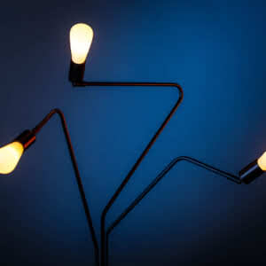 Vloerlamp Viper 3 lichts sfeerfoto blauw.