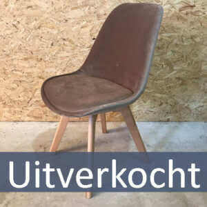 Vadim donkerbeige P22 stoel.