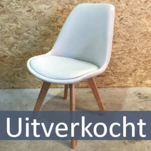 Vadim lichtbeige P1 stoel.